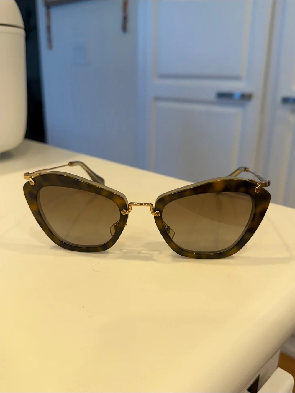 Miu Miu Tortoiseshell Cat-Eye Sunglasses - Brown Lenses